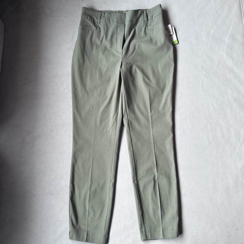 Reitmans ~ The Iconic ~ Size 12 Tall ~ Light Green ~ Brand New!